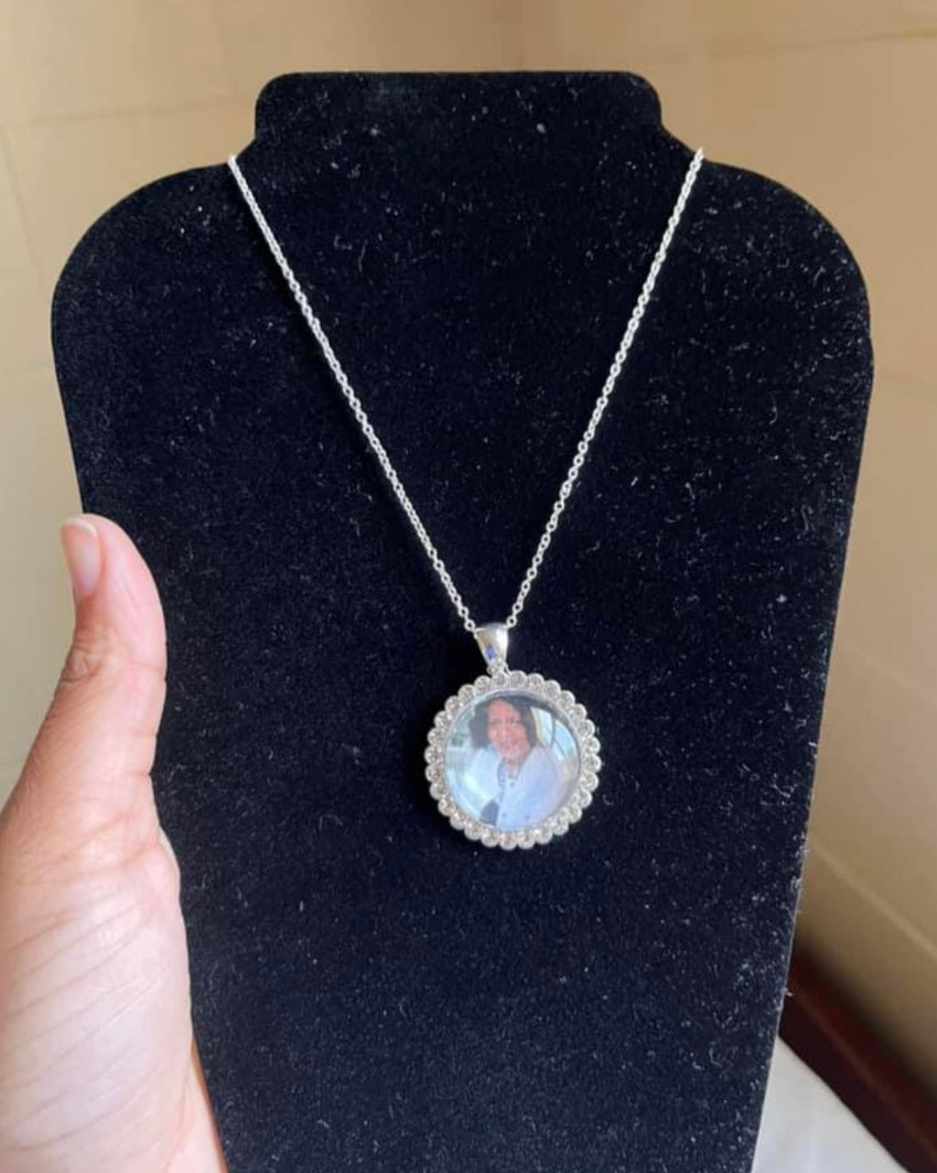 Custom pendant necklaces